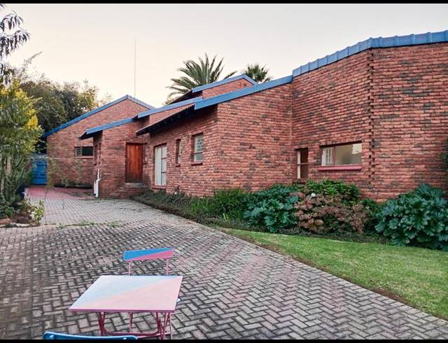 3 BEDROOM HOUSE FOR SALE IN VANDERBIJLPARK SE 3